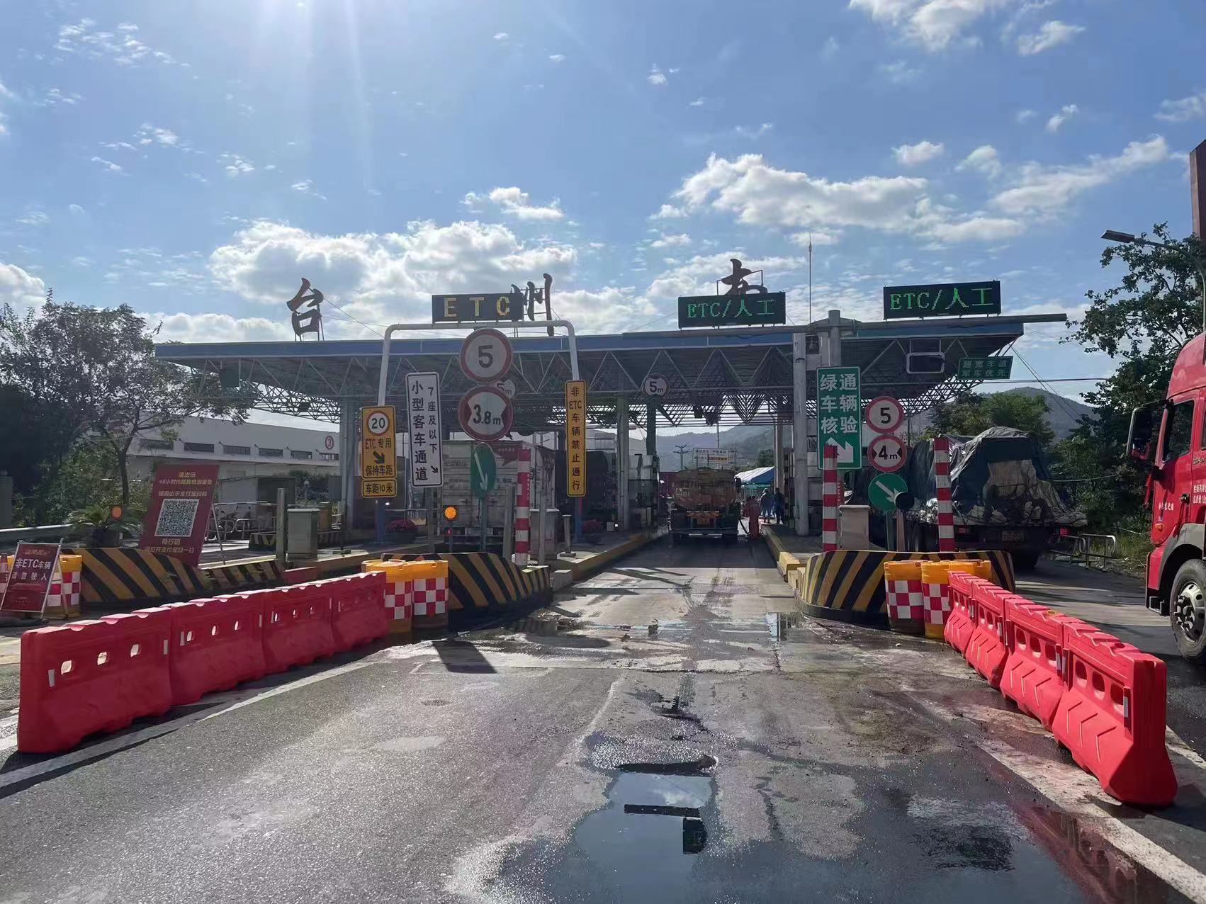 1666754872981072.jpg 照片4李丹红拍摄.jpg